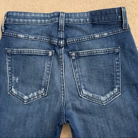AMO High Rise Twist Crop Blue Jeans in Sweetheart